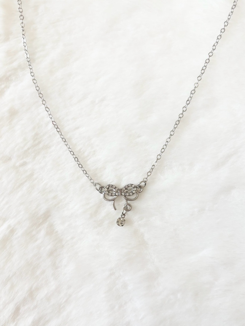 5/$15 🩷 MUST BUNDLE Delicate Silver Bow Pendant Necklace - Dainty